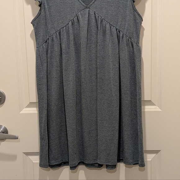 GUC Emerald L Crazy Soft Grey Green Ruffle Top - Picture 3 of 6